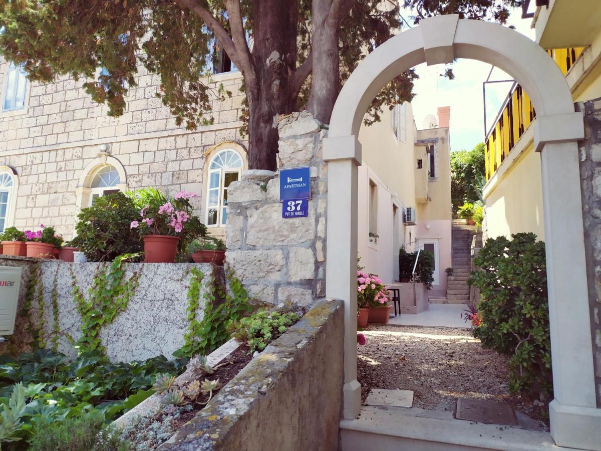 Apartments Rafaela Korcula Town Luaran gambar
