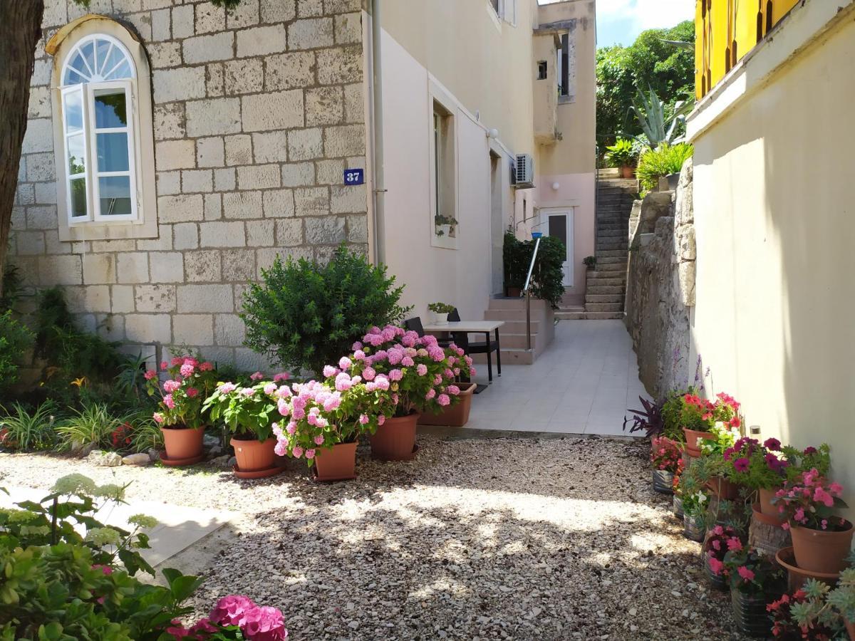 Apartments Rafaela Korcula Town Luaran gambar