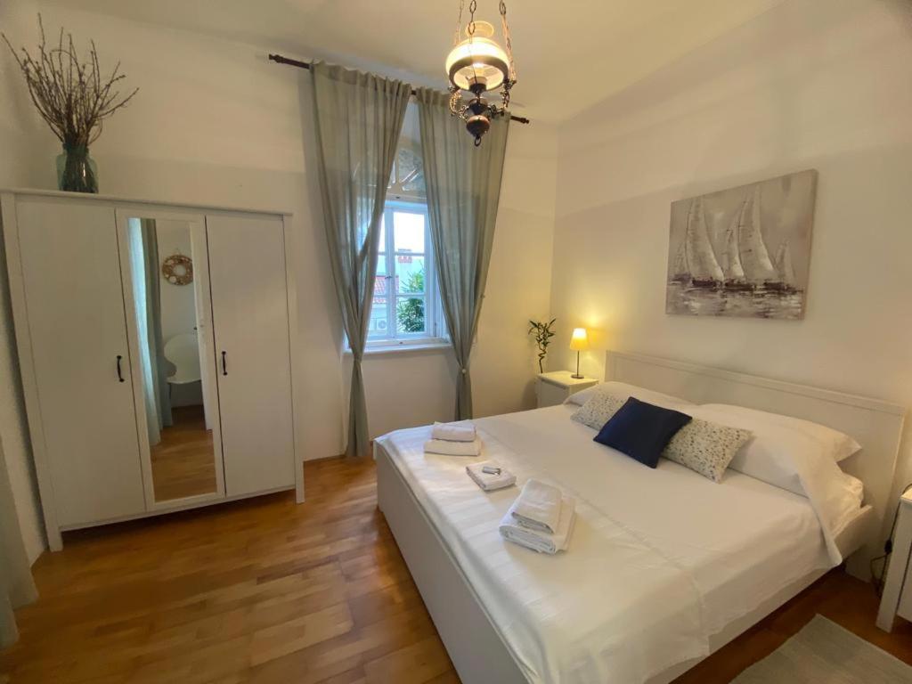 Apartments Rafaela Korcula Town Luaran gambar
